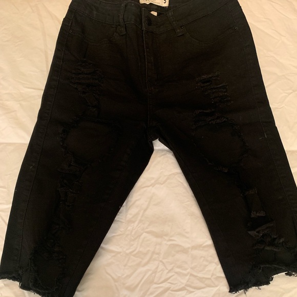 black ripped denim long shorts, size 5 - Picture 1 of 4
